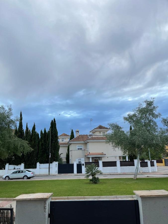 Exclusivo Chalet Sevilla. ¡Jardin & Cocina! Alcalá de Guadaira Buitenkant foto